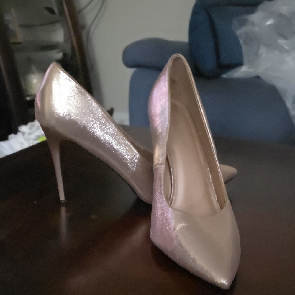 Hot Tomato Shimmering Pink Heels